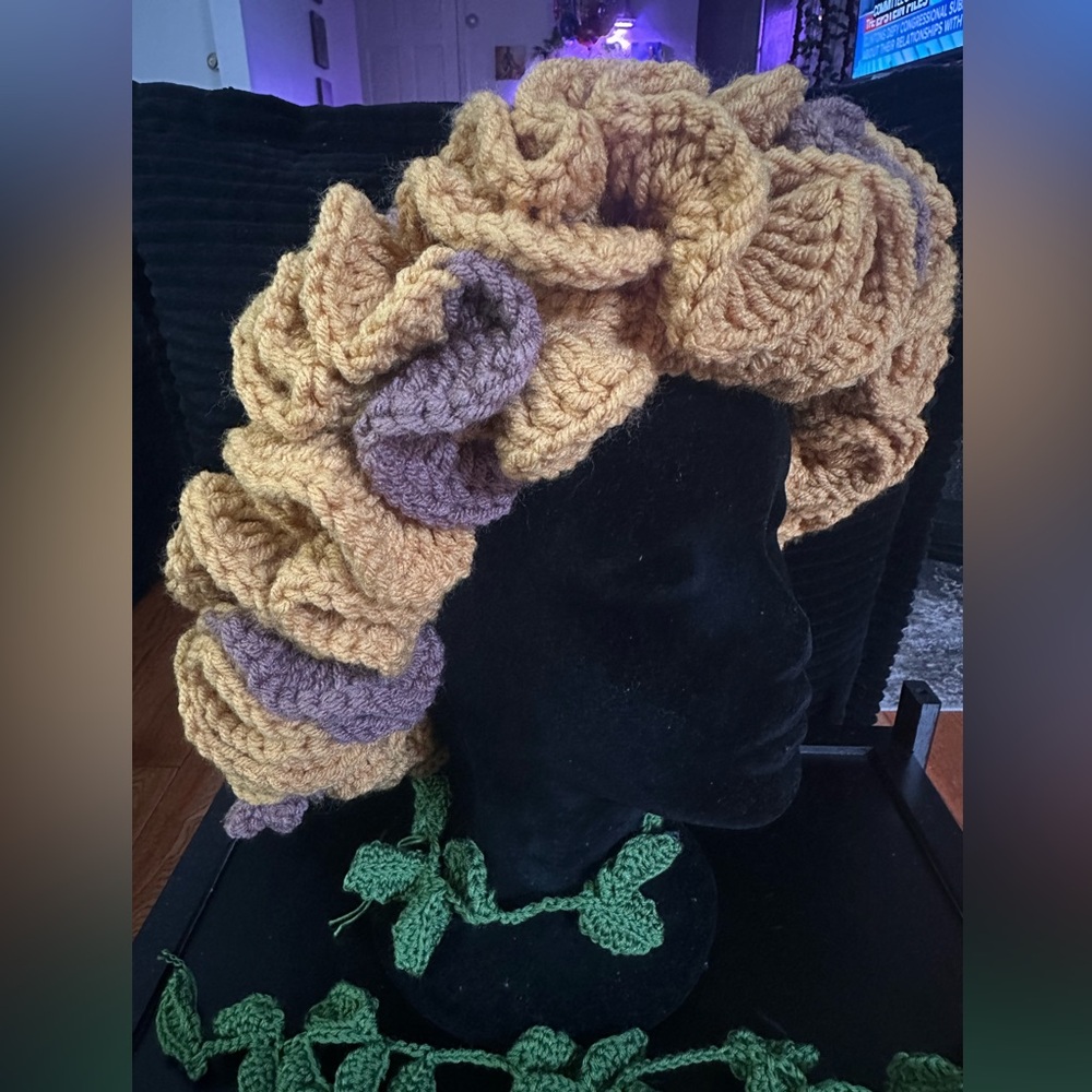 Ultra Ruffle Hat